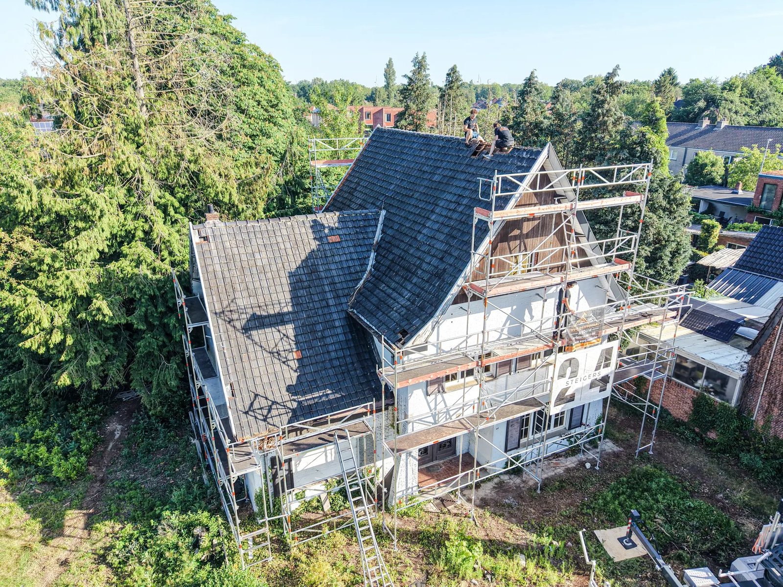 Luchtfoto van de woning in de steiger